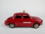 JOUSTRA (Strasbourg, 1965) Renault Dauphine en tôle laquée rouge vif...