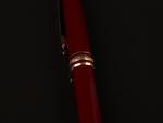 MONT-BLANC, stylo plume petit modèle en résine de couleur bordeaux