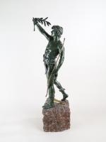 MARIOTON, Eugène (1854-1933). Le vainqueur. Bronze à patine verte sur...