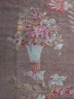 AUBUSSON vers 1820
TAPIS (grand) à fond rose pale à décor...