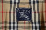BURBERRYS - Imperméable (taille supposée S/M homme). On y joint...