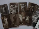 EROTICA - LOT de CARTES postales à sujet de nus...