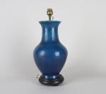 LAMPE vase bleu. H. 32 x 17 cm