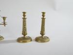 BOUGEOIRS miniatures (quatre paires) en bronze, laiton et on y...