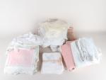 LOT de linge de maison : draps, serviettes, petites nappes