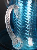 VERRE d'eau opaline bleu comprenant deux verres à anse (fente...