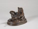 BARYE Louis-Antoine (1795-1875). "Ours assis", Bronze à patine brune signé...