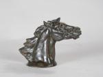 d'ILLIERS, Gaston (1876-1932). "Tête de cheval au galop" 1924, bronze...