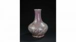CHINE 17ème siècle. Vase "hu" en grès émaillé beige à...