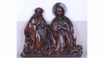 SCULPTURE d'applique en bas-relief en tilleul représentant la Vierge et...