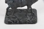 STATUETTE de cerf en bronze. H. 14 cm - L....