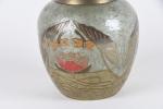 DELBAUX, A (France). Vase en dinanderie (écaillures). H.18 cm -...