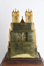 PENDULE à la cathédrale de Reims en bronze finement ciselé...