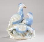 SUJET oiseaux en céramique bleue et blanche moderne. H. 17...