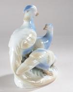 SUJET oiseaux en céramique bleue et blanche moderne. H. 17...
