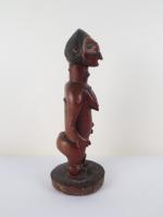 STATUETTE, Afrique en bois sculpté : "femme en pied" (H...