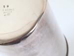 ERCUIS - Grand shaker en métal argenté. H. 27 cm....