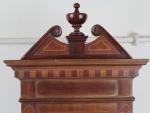 CARTEL d'applique en bois de placage. XIXème siècle