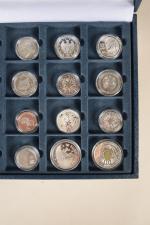 CLUB FRANCAIS DE LA MONNAIE : Coffret contenant 23 monnaies...