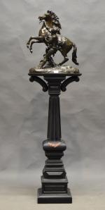 COUSTOU (d'après) "Cheval de Marly avec son palfrenier" grand bronze...