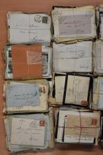 VIEUX PAPIERS : importante archive de correspondances d'un même militaire...