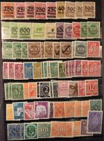 VARIA :  petit classeur de timbres partiellement rempli dont...