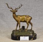 DUBUCAND (Alfred)  "Grand cerf" bronze à patine dorée, l...
