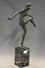 LAUREL (Pierre) "Danseuse au tambourin" bronze et marbre, h =...