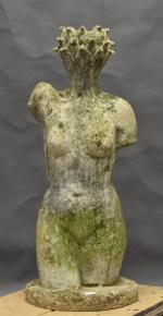 MERLE (Claude) "Femme artichaut" sculpture en ciment, h = 106...