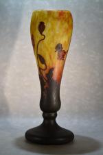 DAUM NANCY : Grand vase balustre à décor de pavots...