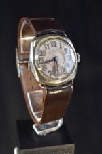 LIP : Montre bracelet de marque LIP type courant vers 1910,...