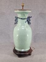 CHINE fin XIXe : Vase balustre en porcelaine à décor...