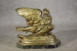 DELABRIERE (E.) "L'oiseau" (perdrix?), bronze à patine dorée, l =...