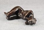 DEVILLE-CHABROLLE (Marie-Paule) "Femme nue allongée sur le côté" bronze à...