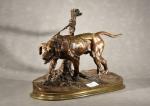 MENE (P-J) "Le chien de chasse" bronze à patine brune,...