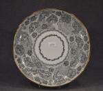 Grand plat en porcelaine de Limoges créé pour Marcel Rochas,...