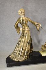 GORI (G.) « Femme au couple de Barzoïs » sculpture en régule...