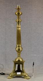 Grande lampe pique-cierge en bronze