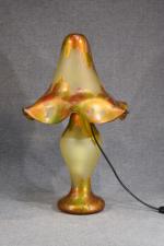 Lampe champignon en verre émaillé à décor de feuillage, h...