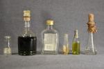 Absinthe, liqueurs, alcools : lot comprenant une petite bouteille Cusenier...