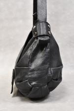 ENRIC NAVARRO  : sac besace en cuir noir, ...
