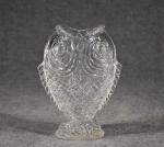 BACCARAT (non signé) : Vase en verre soufflé moulé modèle...