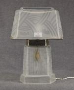 LUGATTI : Lampe champignon en verre opaque, à décor géométrique,...