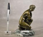 LE VALLOIS "Vénus accroupie sur un coquillage" (d'après Coysevox), bronze...