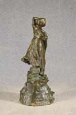 FLAMAND (Gustave) "Femme et son enfant" bronze à patine brune,...