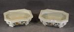 Chine XXe : Paire de cache-pots octogonaux polychrome en porcelaine...