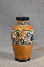 AMPHORA : Vase en céramique émaillée à décor de fleurs...
