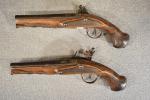 Paire de pistolets d'époque XVIIIe à silex. Canons à pans...