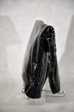 LONGCHAMP : Pochette en cuir vernis noir avec sa chiffonnette,...