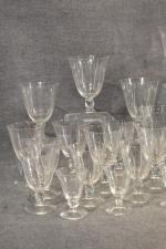 DAUM : Service de verres en cristal de 47 pièces...